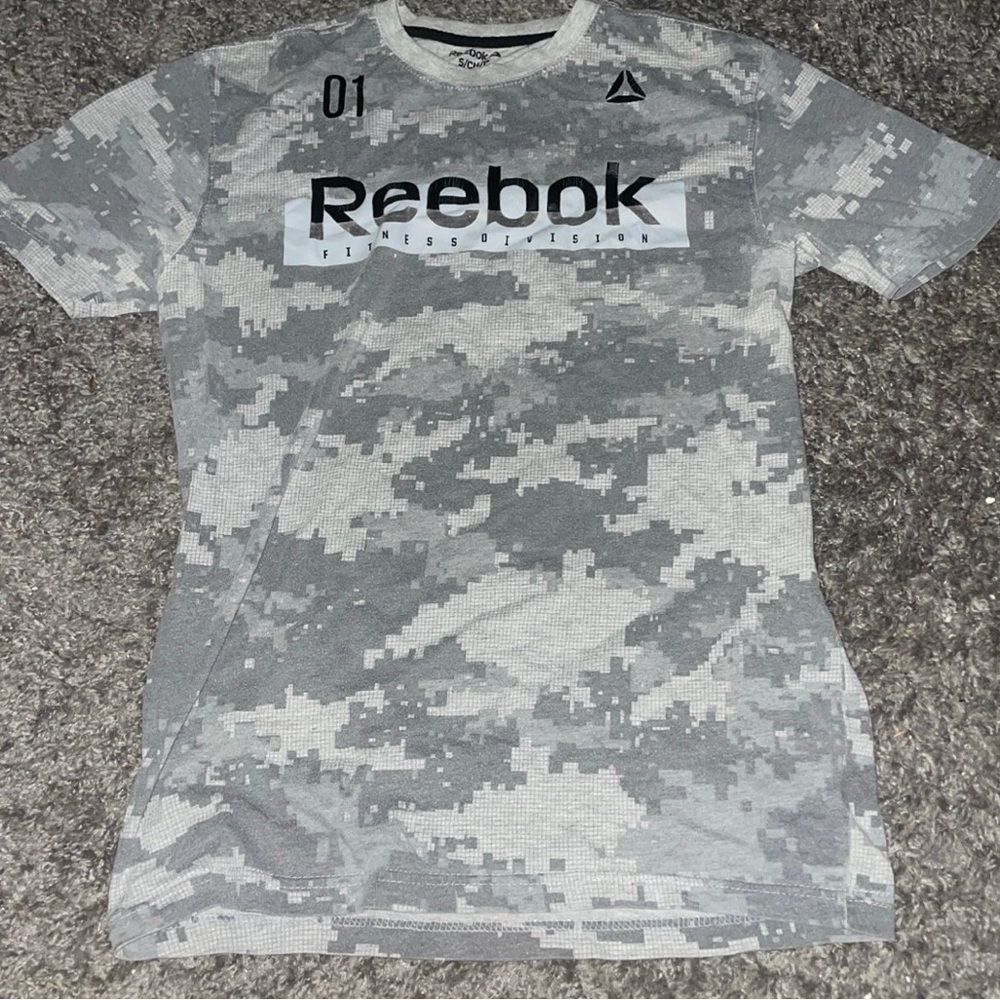 Mens reebok Tshirt